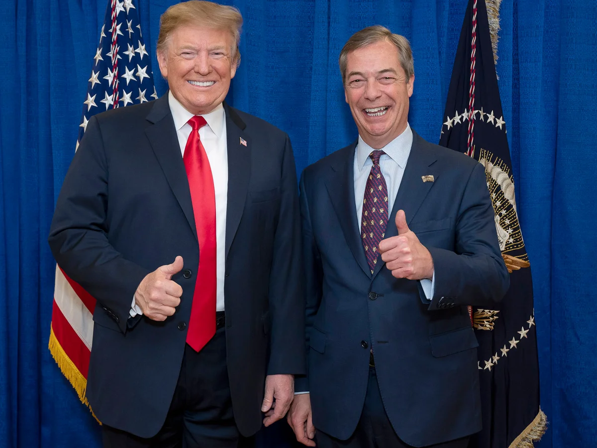 Farage and Trump pose at Whitehouse